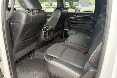 2020 RAM 3500 Laramie Crew Cab 4x4 8' Box