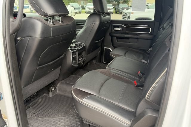 2020 RAM 3500 Laramie Crew Cab 4x4 8' Box