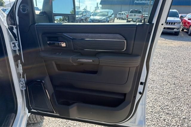 2026 RAM 3500 RAM 3500 LIMITED CREW CAB 4X4 8' BOX