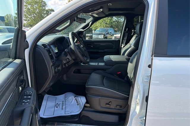 2026 RAM 3500 RAM 3500 LIMITED CREW CAB 4X4 8' BOX