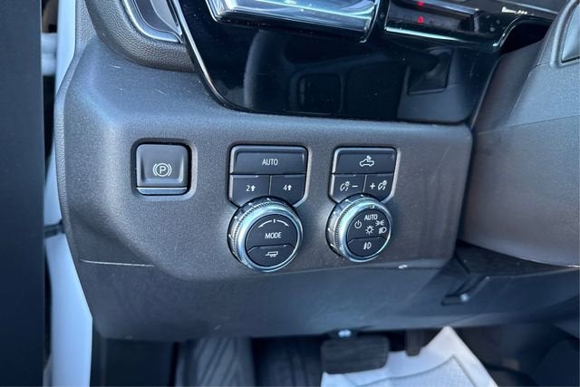 2024 GMC Sierra 1500 4WD Crew Cab Short Box Elevation with 3SB