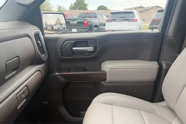 2021 GMC Sierra 1500 4WD Crew Cab Short Box SLT