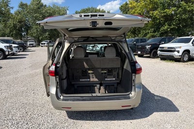 2016 Toyota Sienna LE 8 Passenger