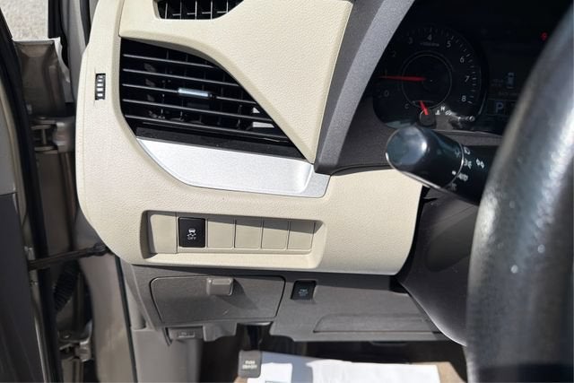 2016 Toyota Sienna LE 8 Passenger