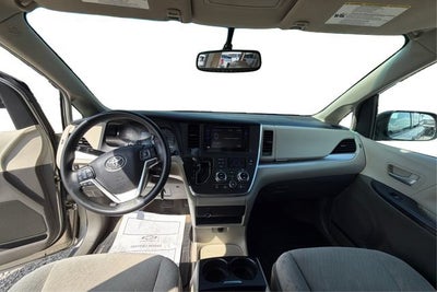 2016 Toyota Sienna LE 8 Passenger