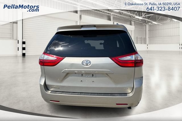 2016 Toyota Sienna LE 8 Passenger