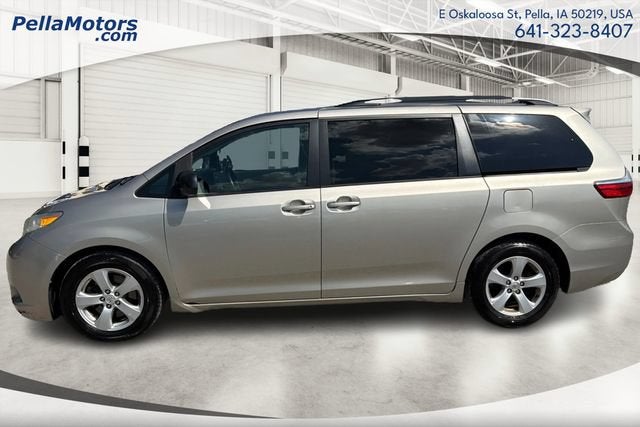 2016 Toyota Sienna LE 8 Passenger