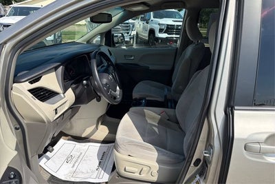 2016 Toyota Sienna LE 8 Passenger