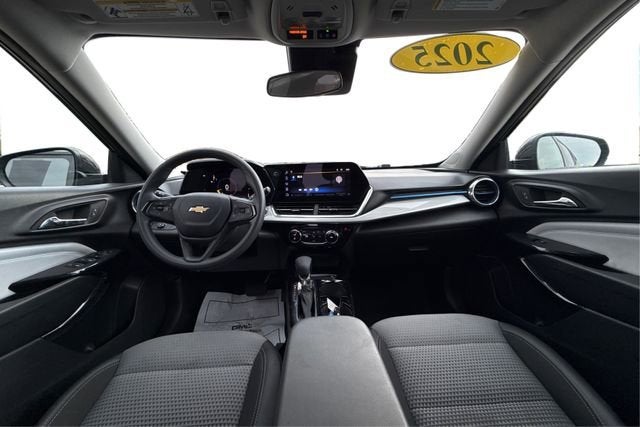 2025 Chevrolet Trax FWD LT